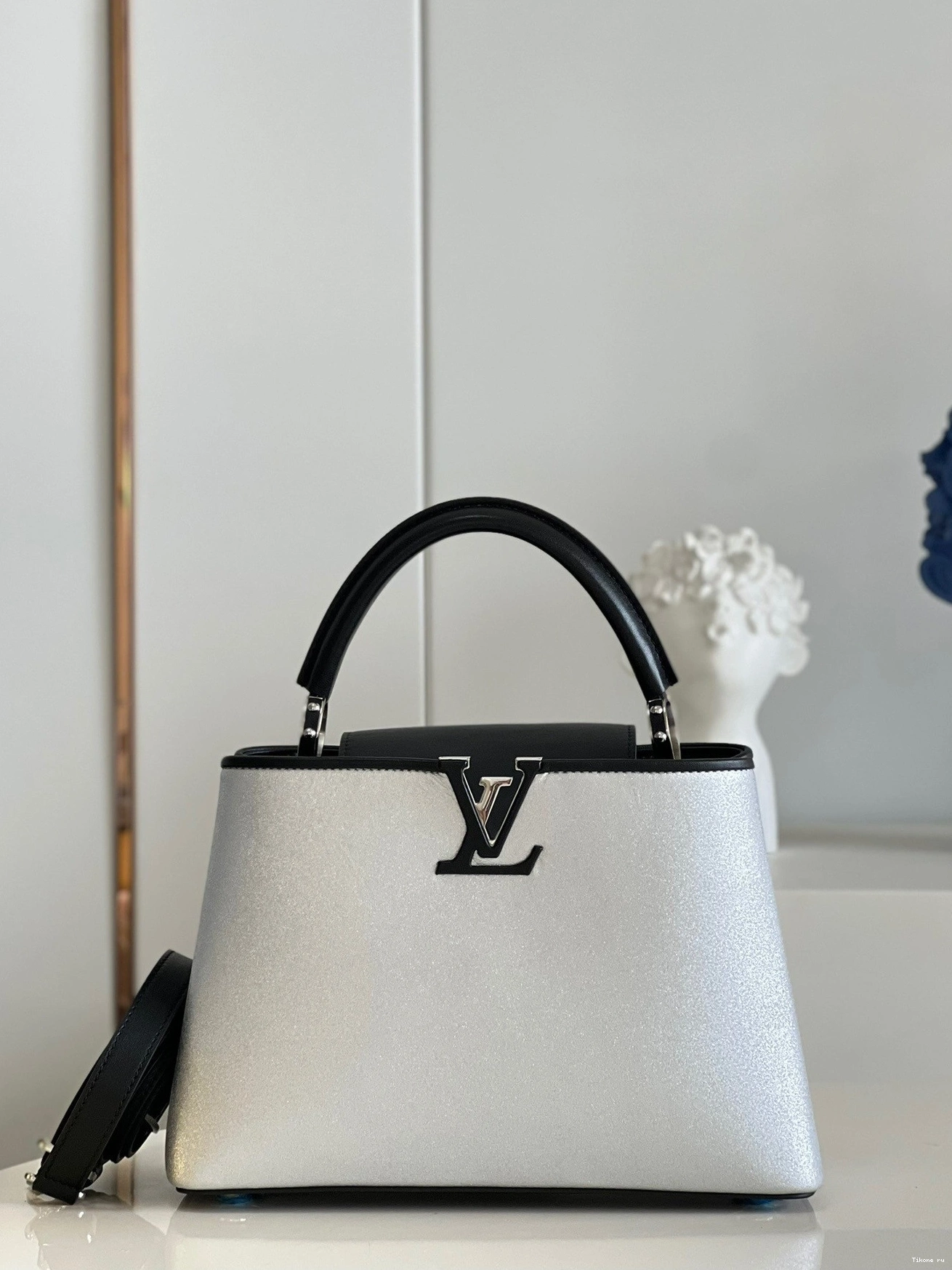 Affordable VUITTON CAPUCINES LOUIS BB 0726